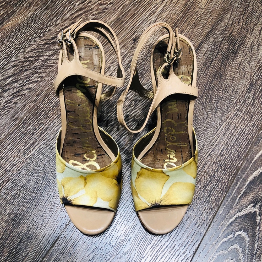 Floral Strappy Sandals Heels - Picture 2 of 6